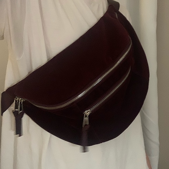 Large Fanny Velvet Pack. Burgundy colour, so cool & different. Fits a ton! - Picture 7 of 7